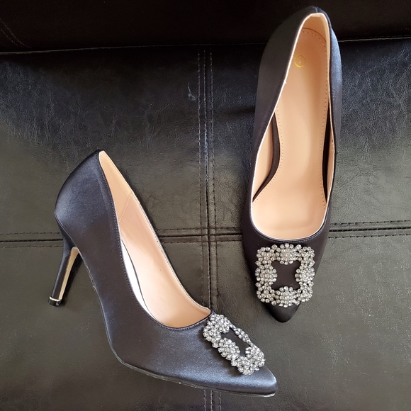 NWOB Jeweled Rhinestones Black High Heels - Picture 3 of 14